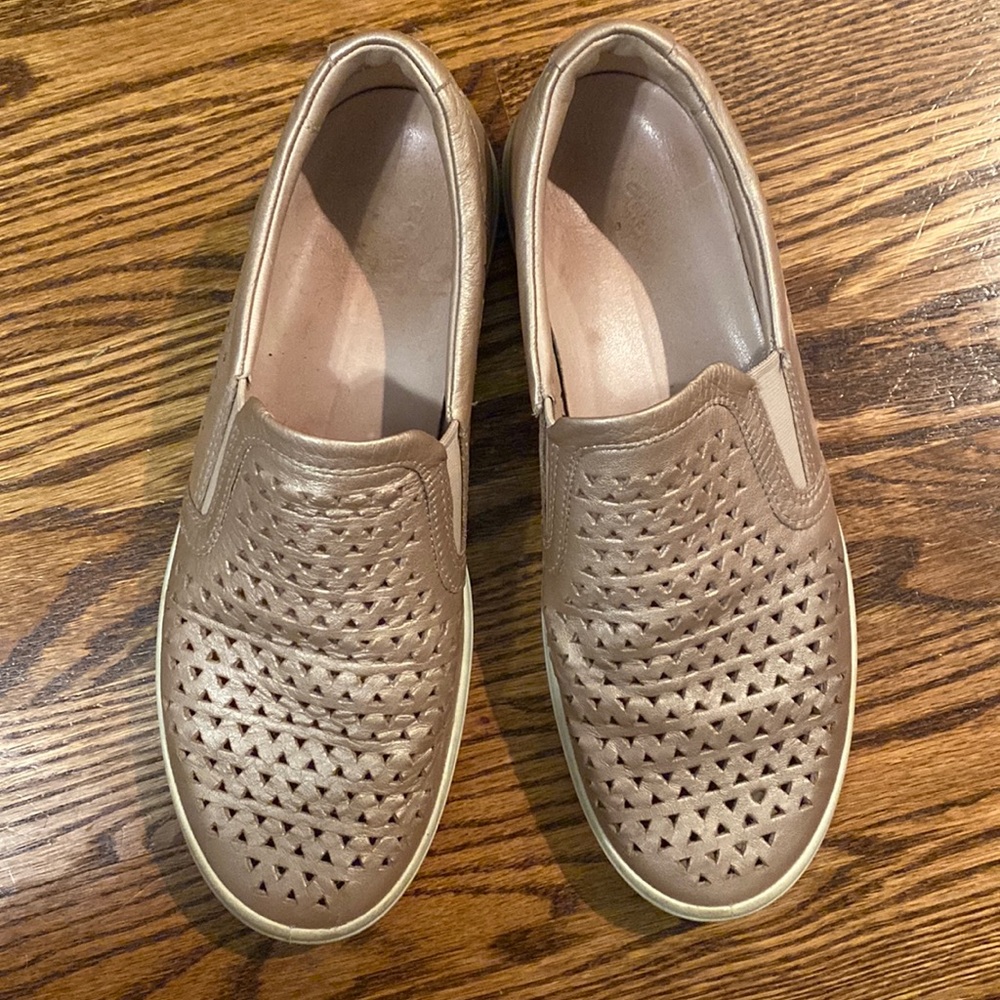 GUC, Ecco rose gold slip ons